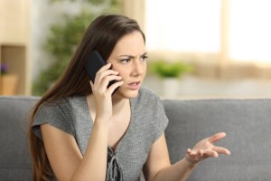 Woman-on-mobile-phone-call-distressed_01 reversed