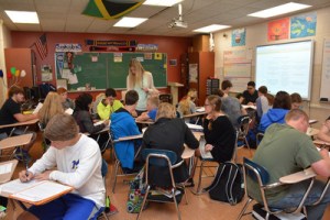 crowded classroom_04