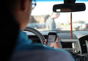 TextingDriving081718 cropped