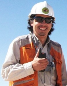 hard hat on phone_01 cropped