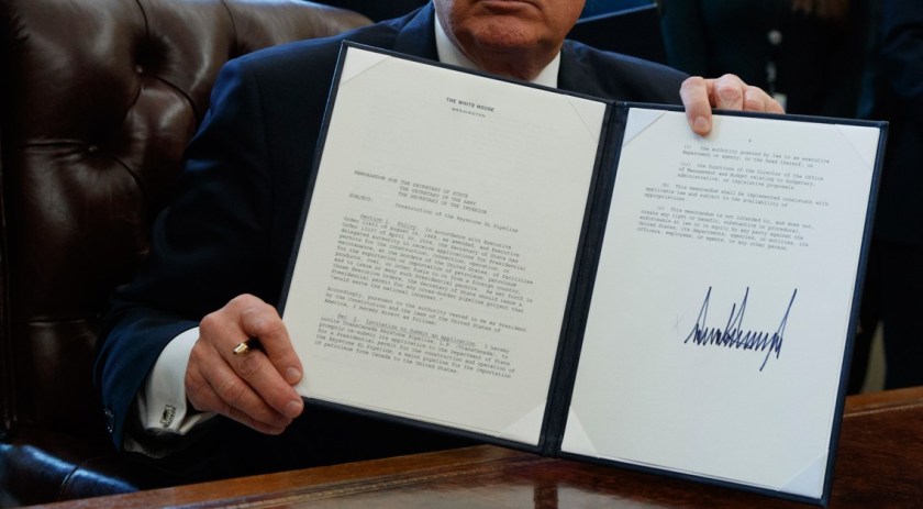 exec order signing_02 cropped